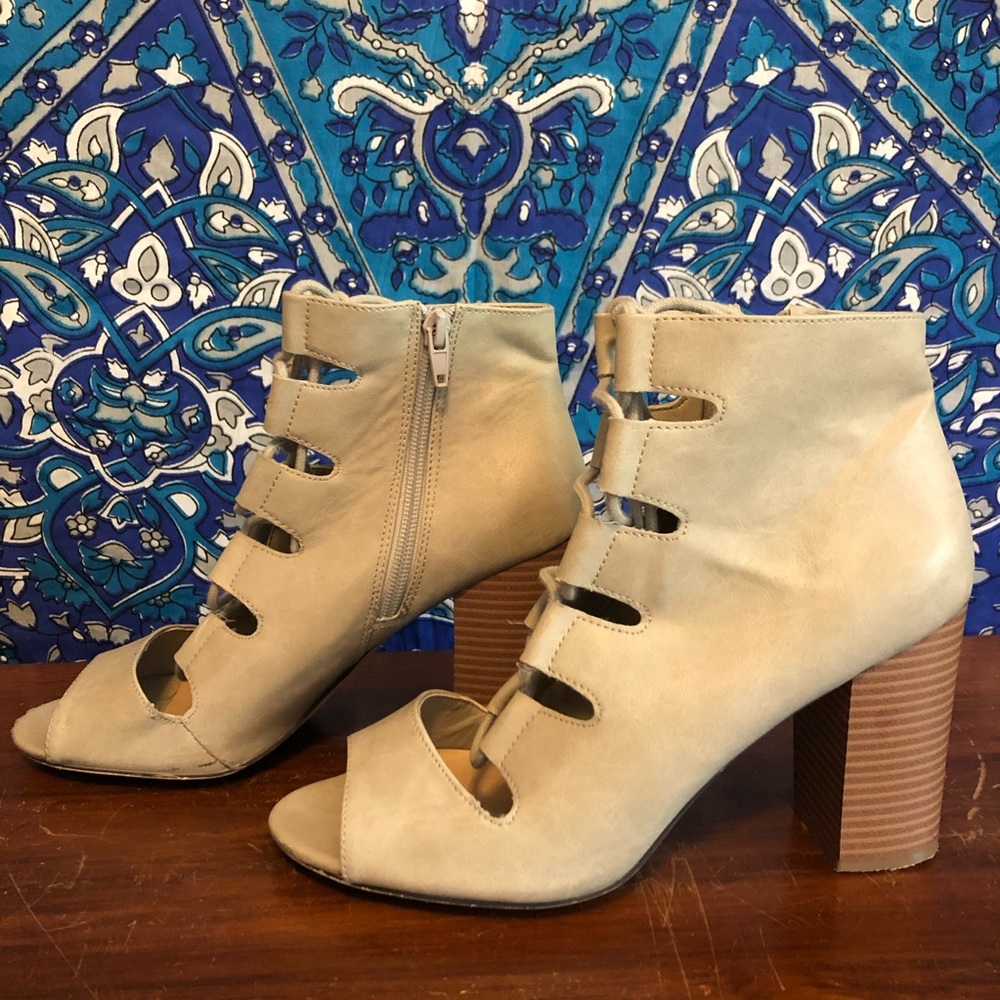 •Mix No. 6• Taupe Lace Up Block Heals “Patty”